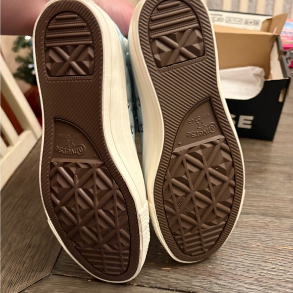 Women’s size 8 baby blue quilted chuck taylor all star sneakers - Picture 8 of 11